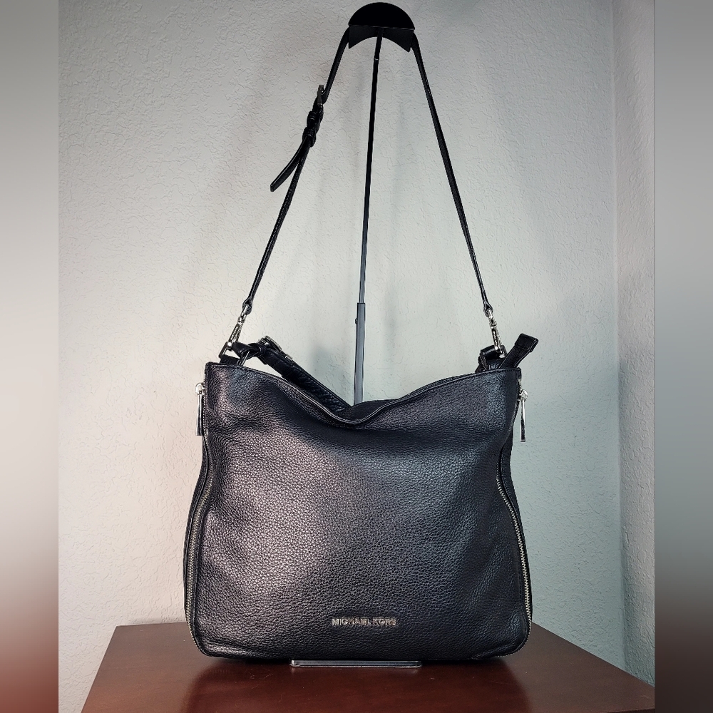 MICHAEL KORS ESSEX BLACK LG CONVERTIBLE SHOULDER/CROSSBODY PEBBLED LEATHER